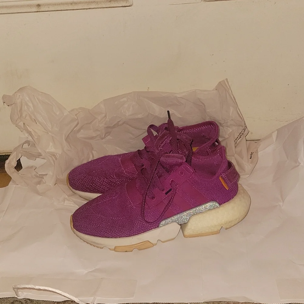 Adidas Ultra Boost - Picture 2 of 4